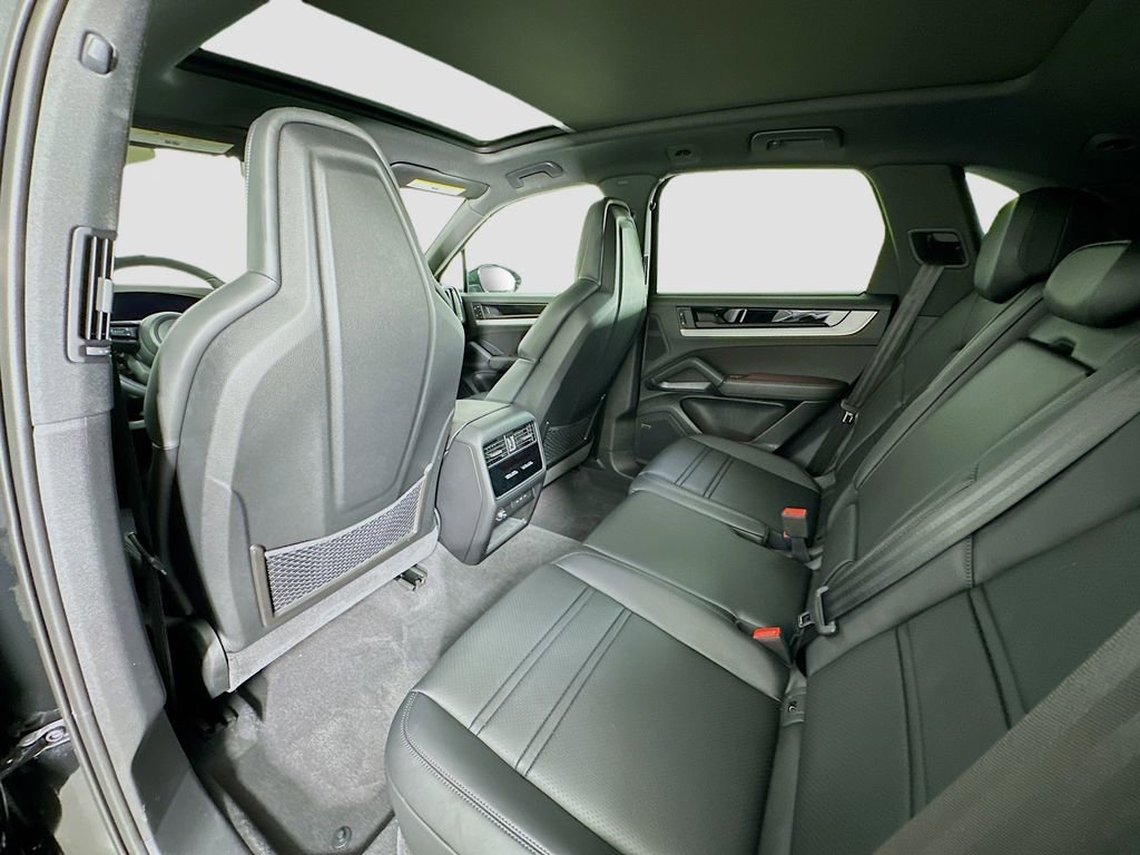 New 2025 Porsche Cayenne image 24