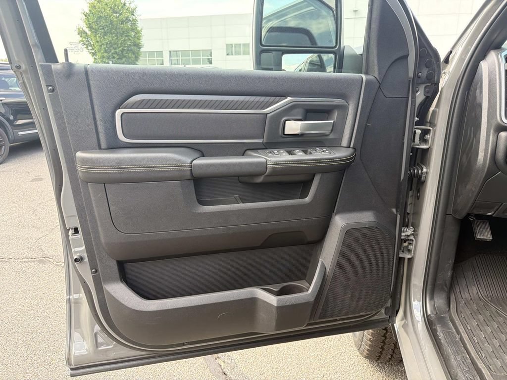 New 2026 RAM 2500 Big Horn AWD/4WD image 16
