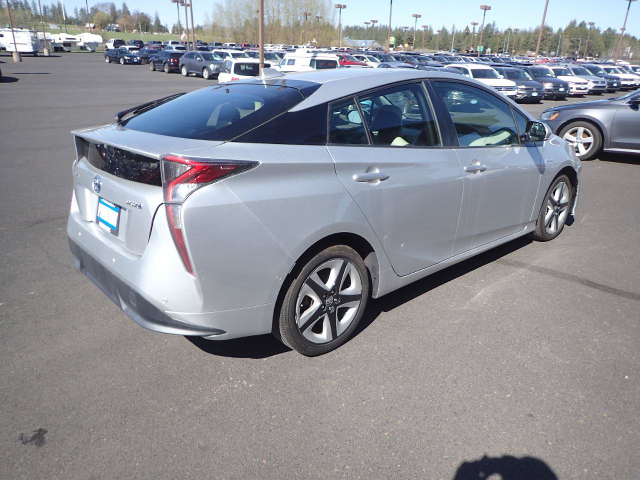 Used 2017 Toyota Prius Three Touring FWD image 5