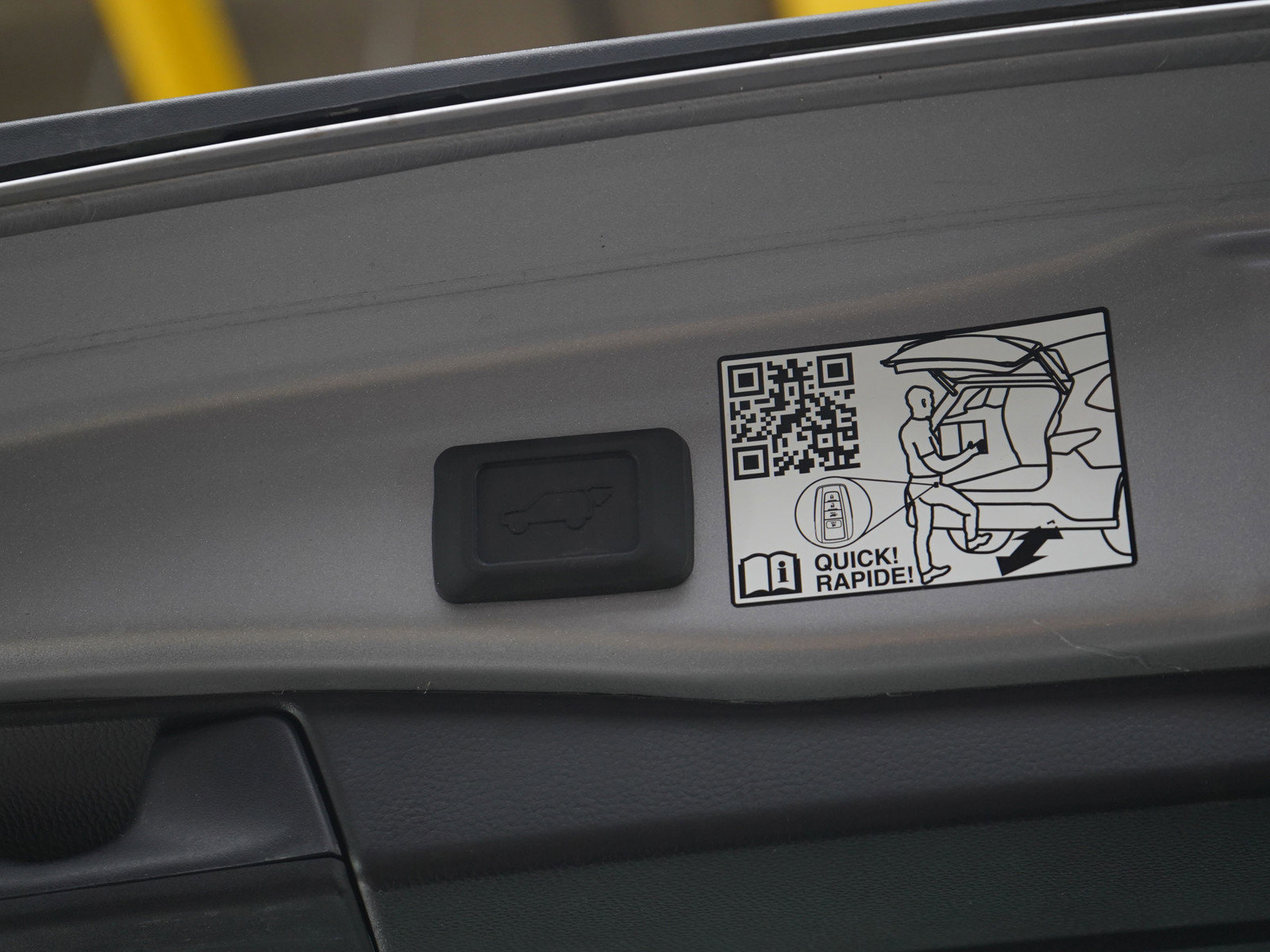 Used 2023 Toyota RAV4 Limited AWD/4WD image 18