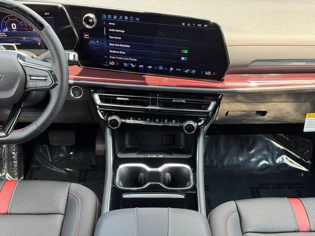 Used 2025 Chevrolet Traverse RS w/ LPO, Floor Liner Package AWD/4WD image 30