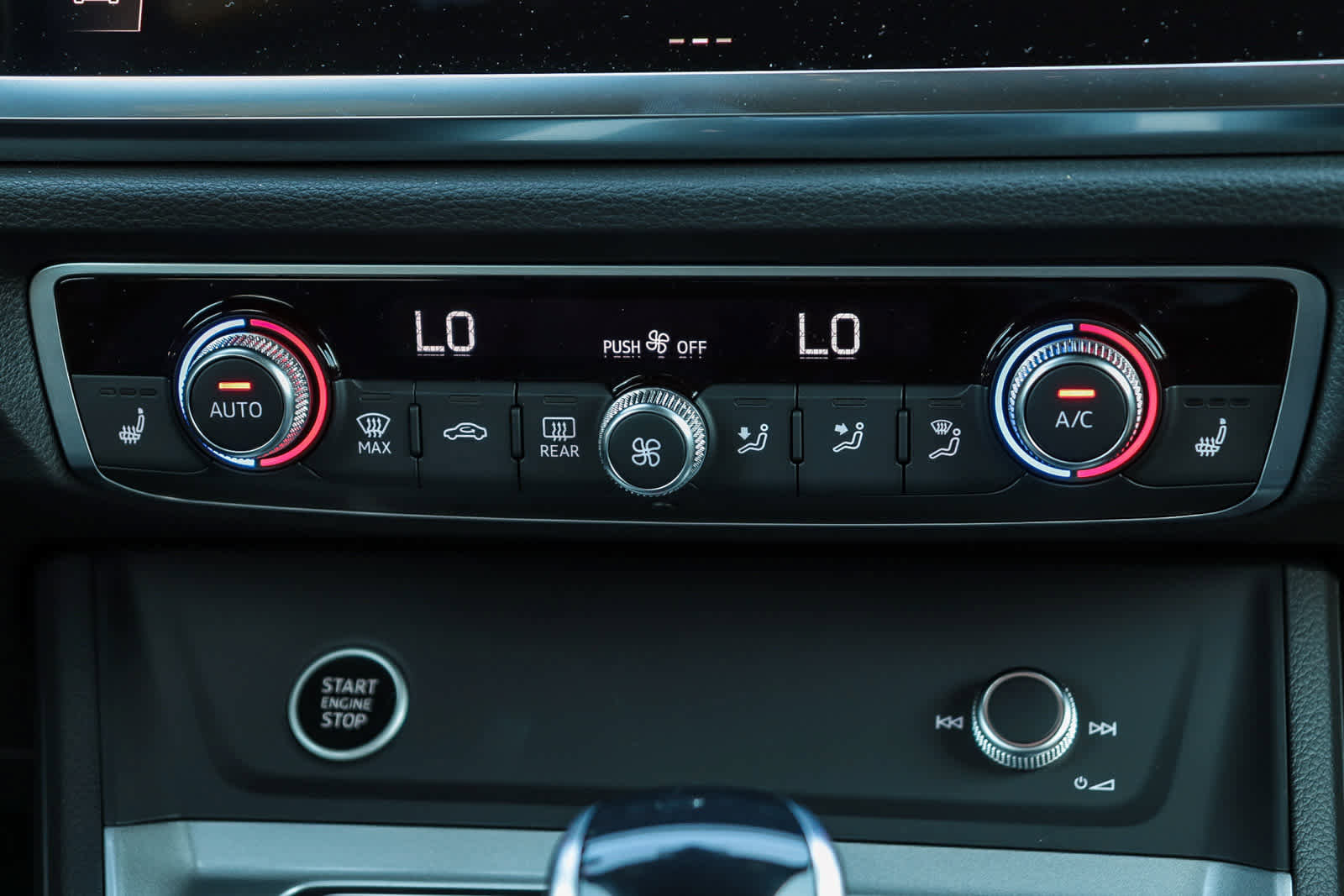 New 2025 Audi Q3 2.0T Premium image 17