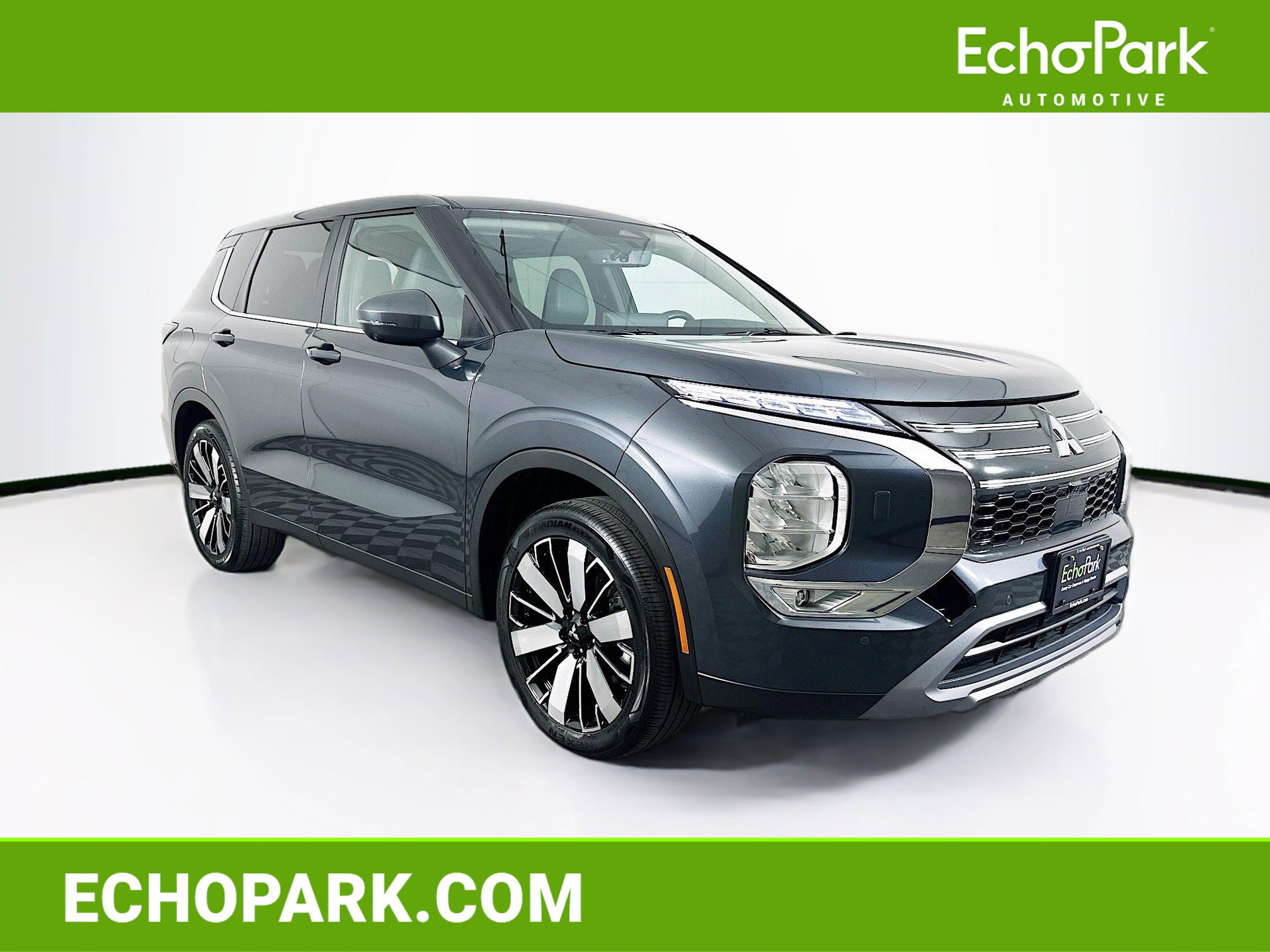 Used 2025 Mitsubishi Outlander SE