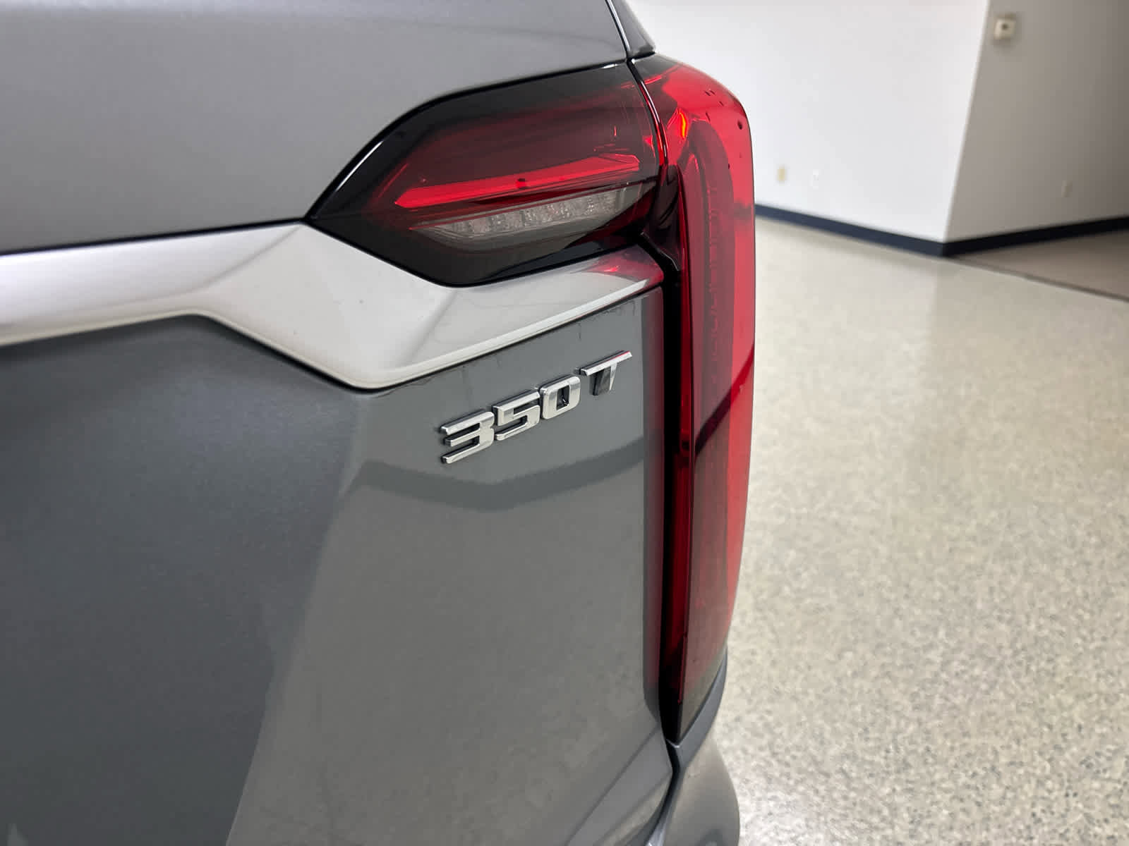 Used 2024 Cadillac XT6 Luxury image 13