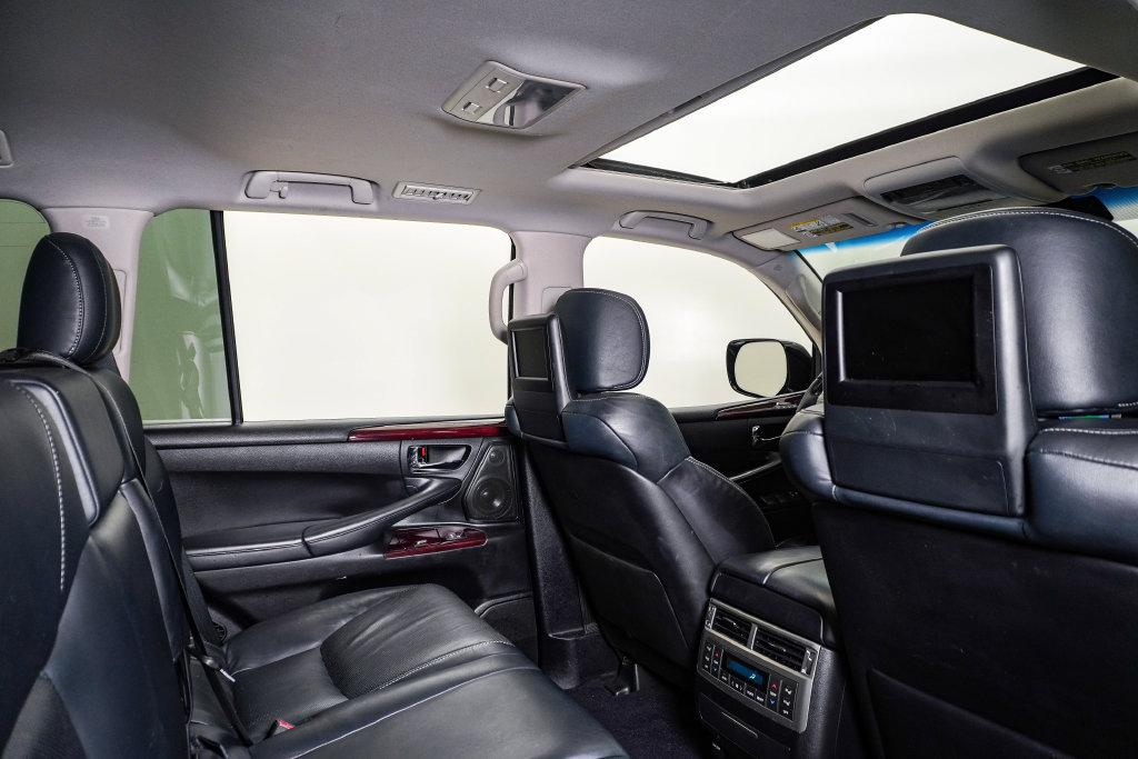 Used 2013 Lexus LX 570 4WD w/ Luxury Pkg image 17