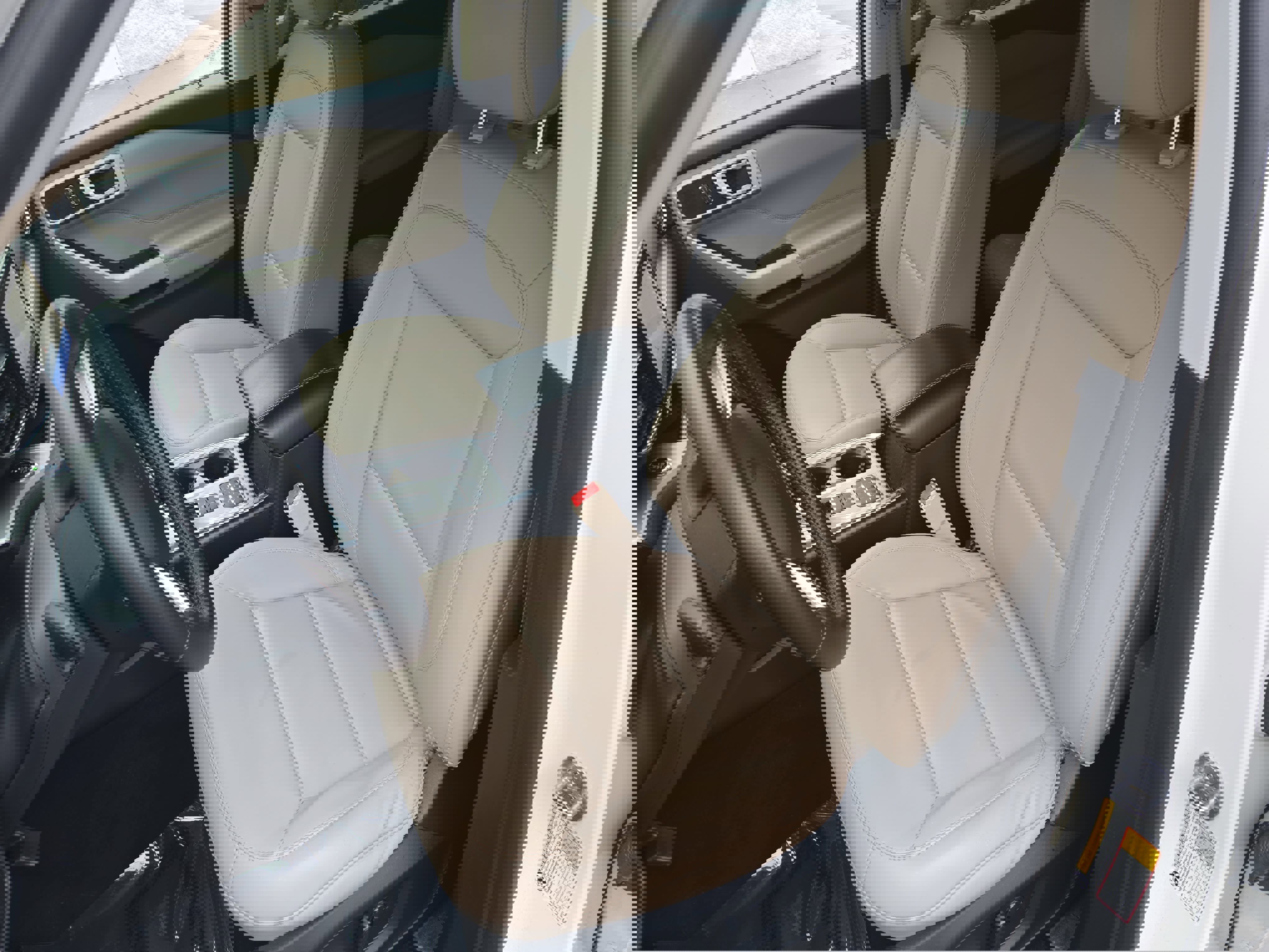 Used 2021 Ford Explorer XLT w/ Equipment Group 202A image 17