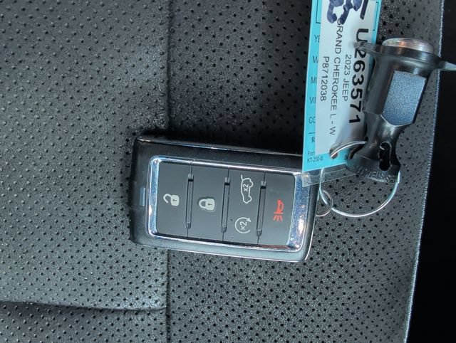 Used 2023 Jeep Grand Cherokee L Laredo AWD/4WD image 26