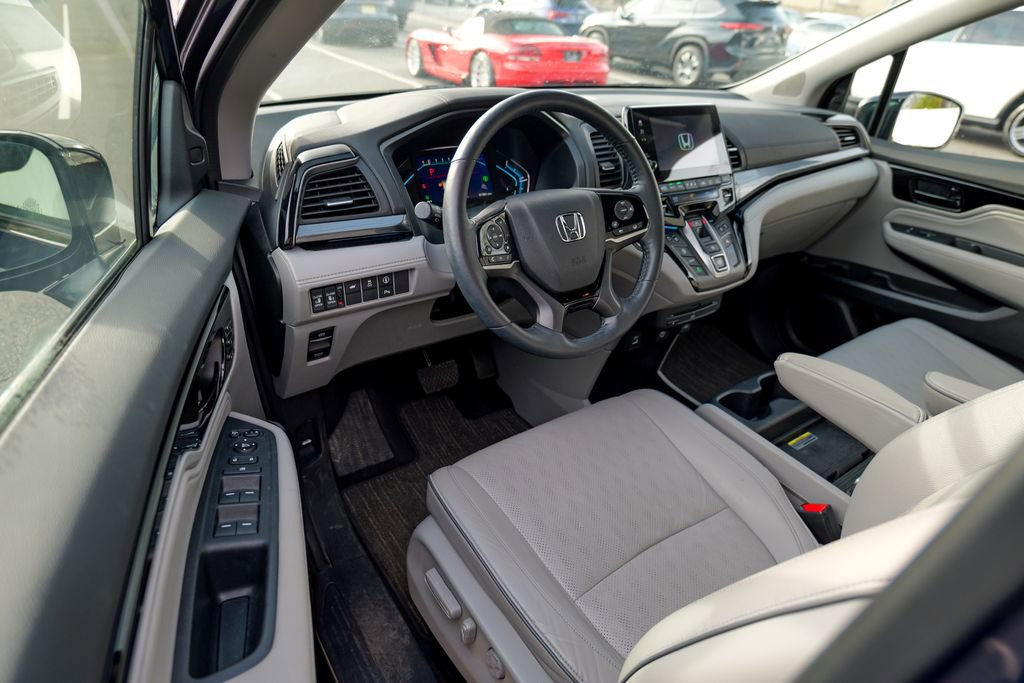 Used 2024 Honda Odyssey Elite image 16