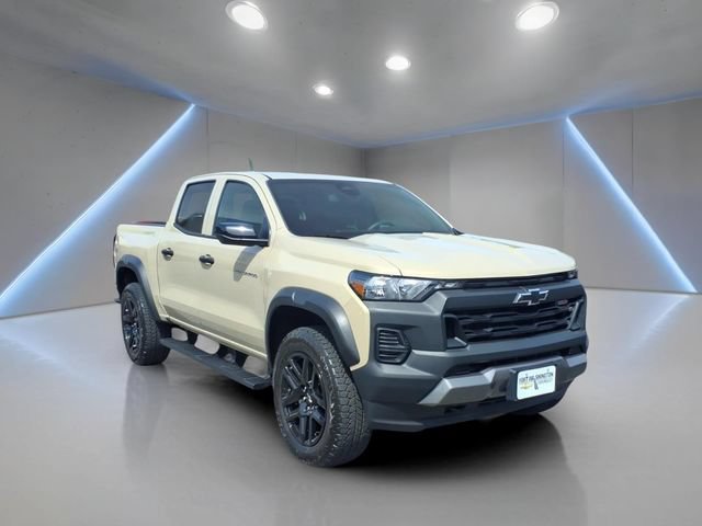 Used 2024 Chevrolet Colorado Trail Boss w/ Advanced Trailering Package AWD/4WD image 1