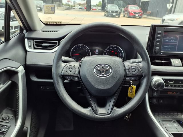 Used 2021 Toyota RAV4 LE FWD image 16