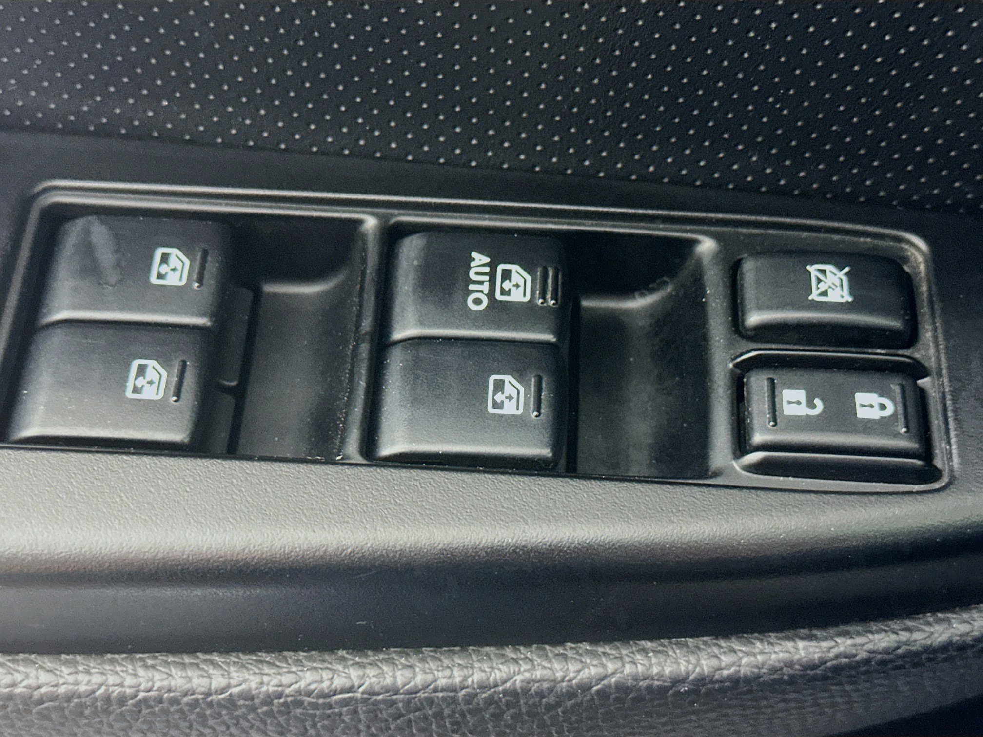 Used 2014 Subaru Legacy 2.5i Limited AWD/4WD image 15
