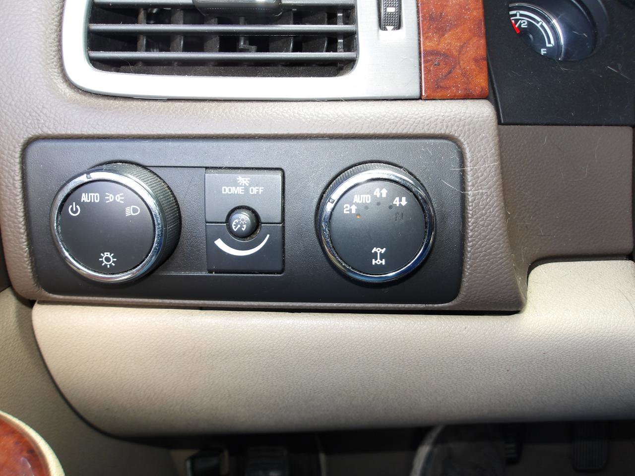 Used 2010 Chevrolet Tahoe 4WD image 21