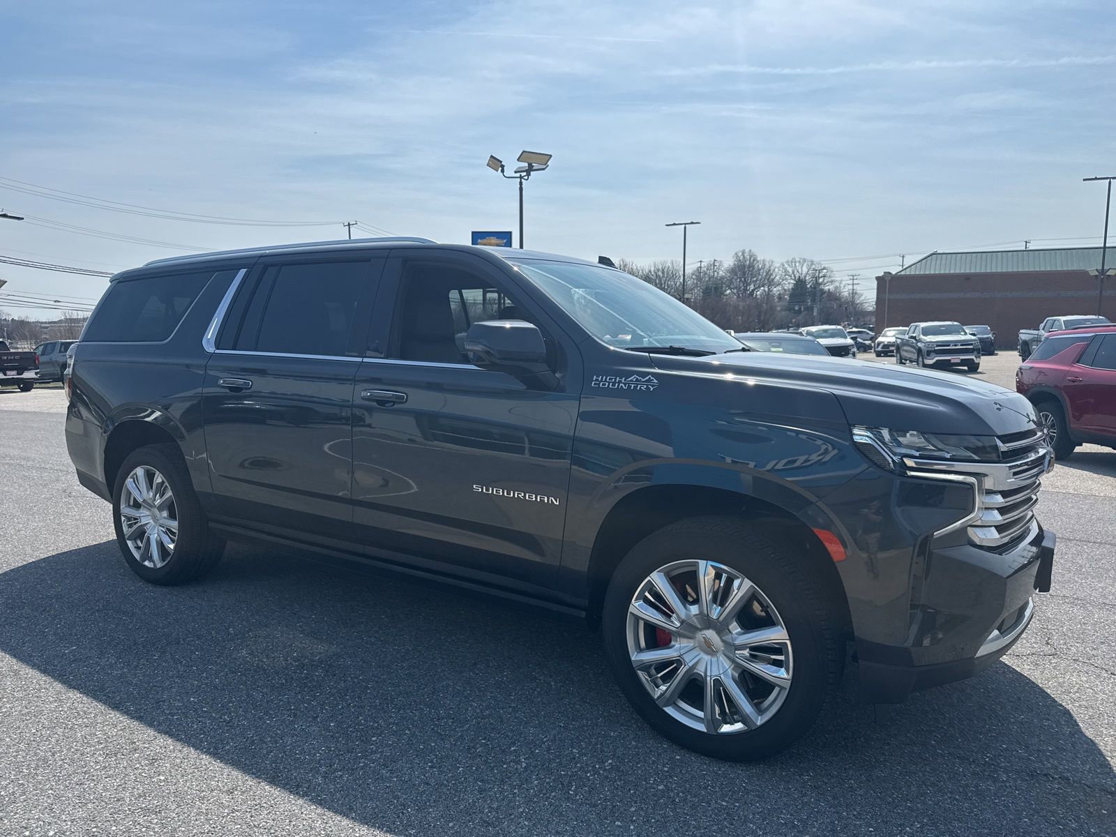 Used 2022 Chevrolet Suburban High Country image 4