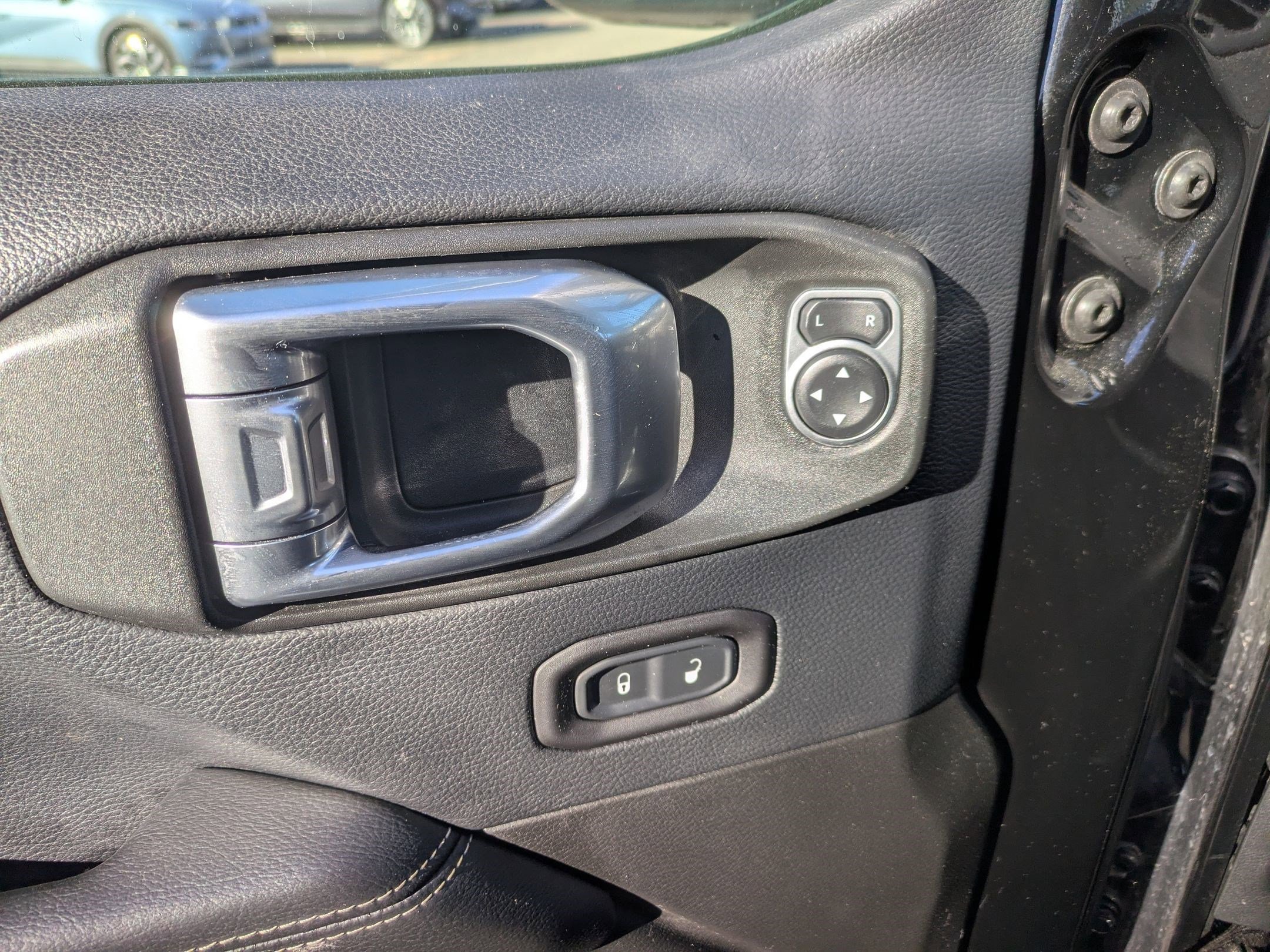 Used 2019 Jeep Wrangler Unlimited Sahara w/ Uconnect 4C Nav & Sound Group image 18