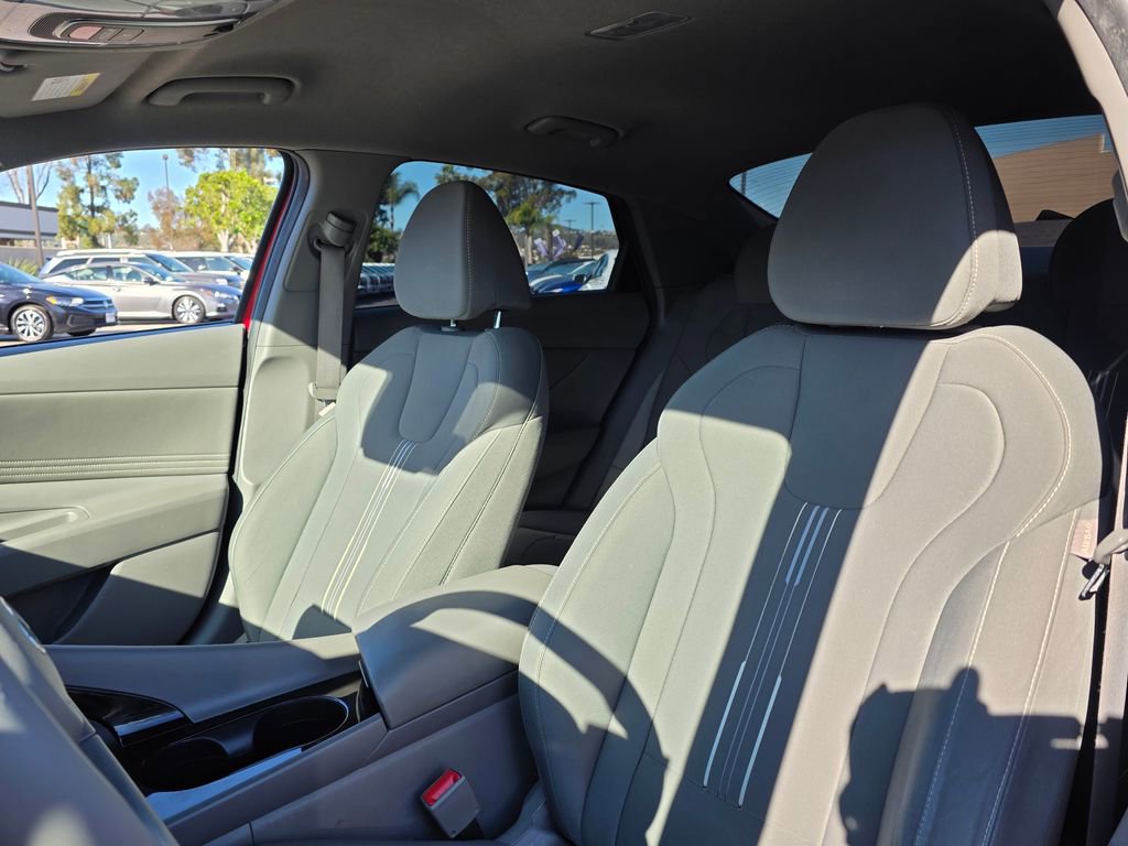 Certified 2023 Hyundai Elantra SEL w/ Convenience Package image 15