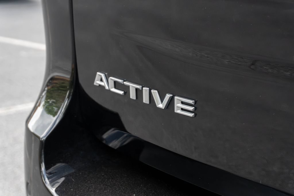 Used 2025 Ford Expedition Active RWD image 12
