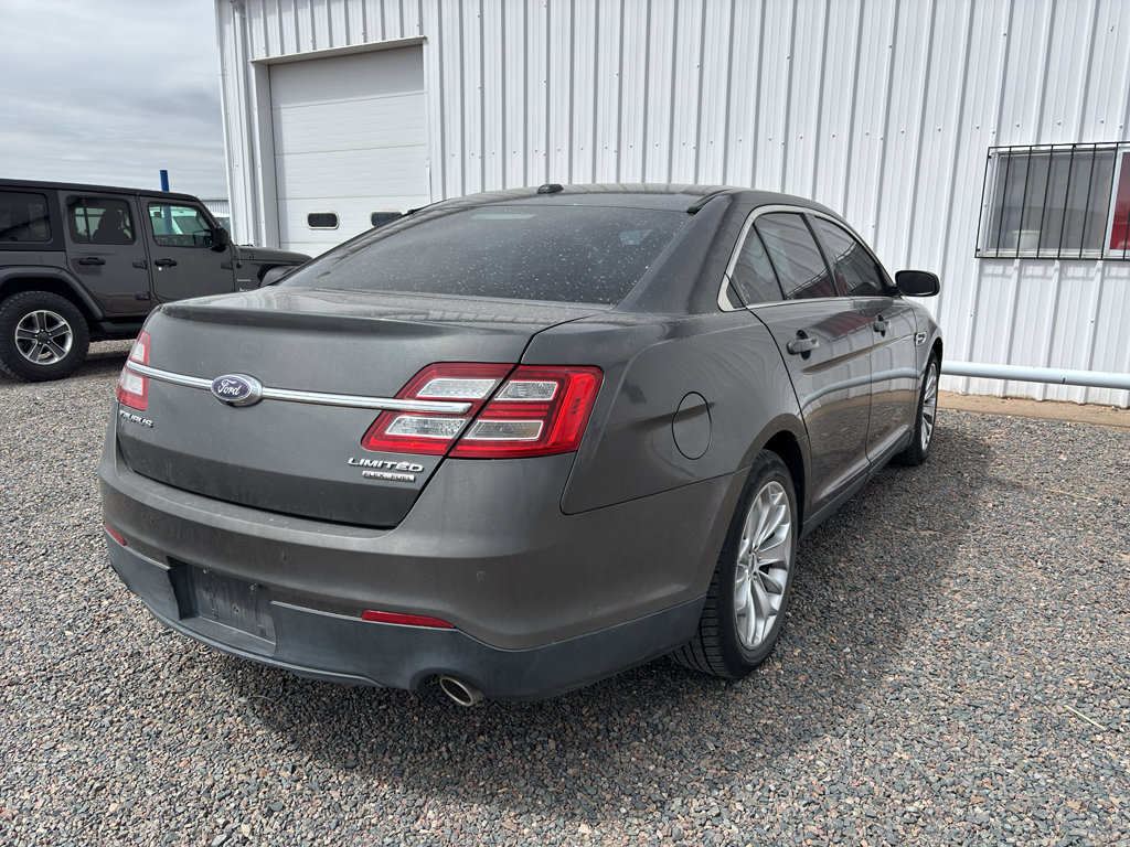 Used 2017 Ford Taurus Limited image 4