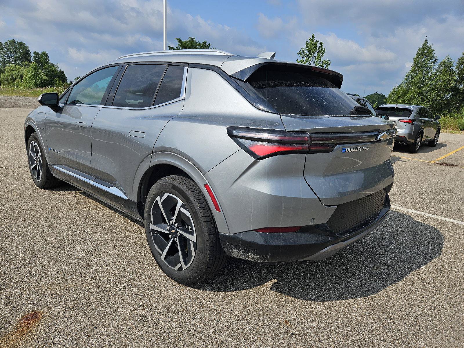 Used 2024 Chevrolet Equinox EV LT AWD/4WD image 5