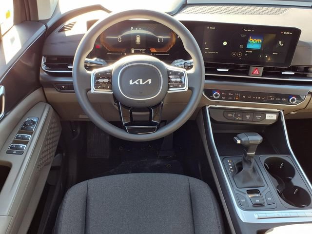 New 2026 Kia Carnival LX image 2