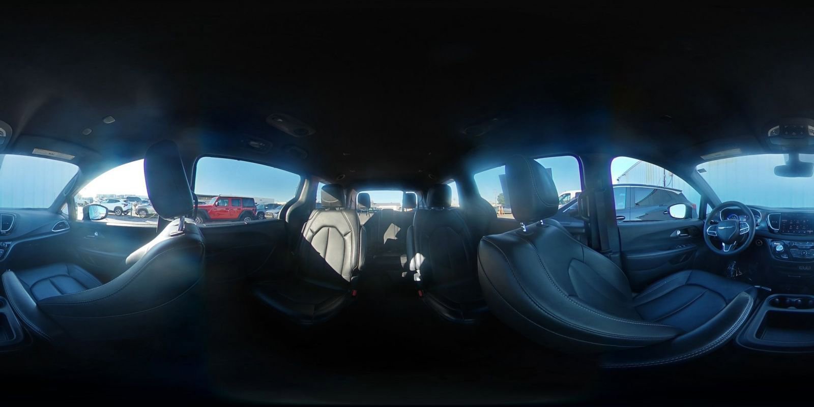 Used 2025 Chrysler Pacifica Select image 43