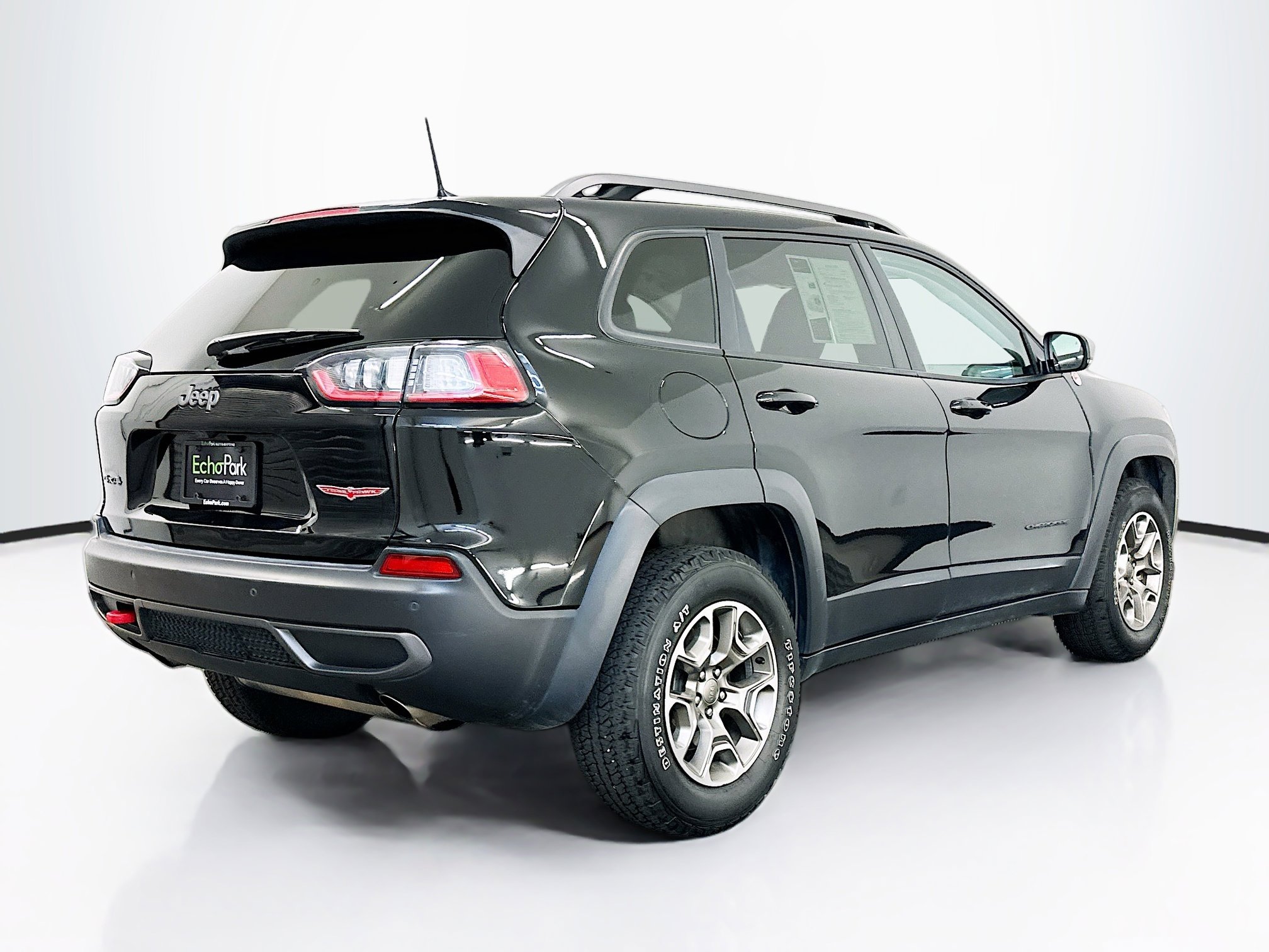 Used 2021 Jeep Cherokee Trailhawk image 9