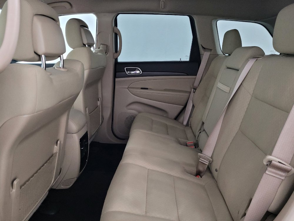 Used 2021 Jeep Grand Cherokee Laredo AWD/4WD image 18