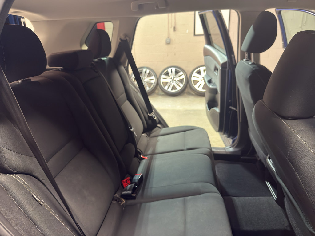 Used 2023 Nissan Rogue S AWD/4WD image 25