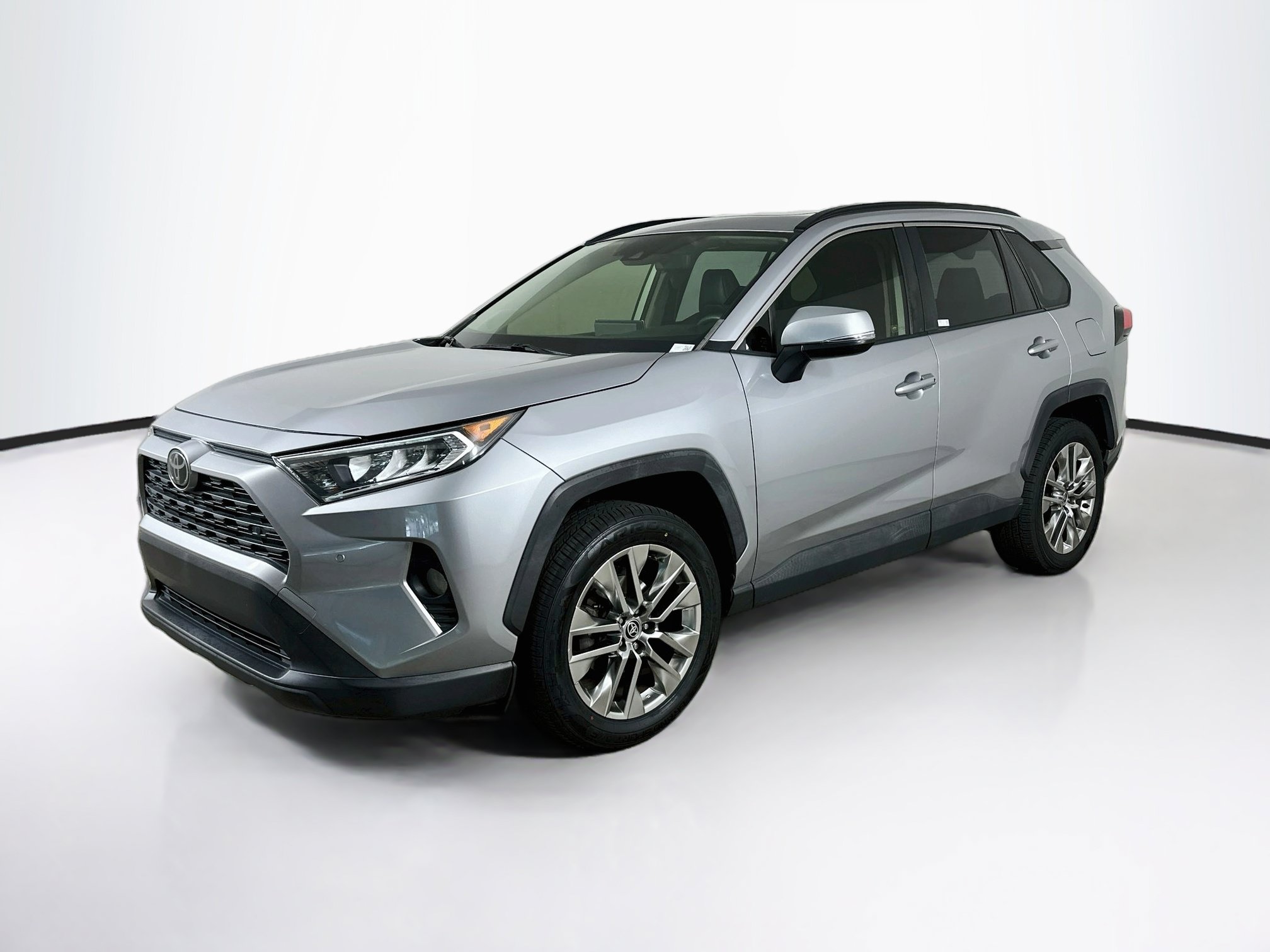 Used 2020 Toyota RAV4 XLE Premium AWD/4WD image 3