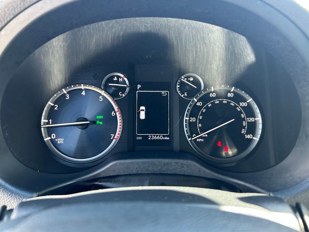 Used 2023 Lexus GX 460 Premium w/ Premium Package image 14