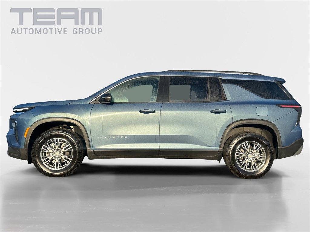Used 2025 Chevrolet Traverse LT image 4