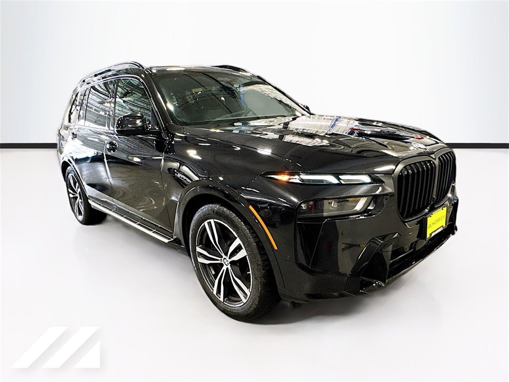 Used 2023 BMW X7 xDrive40i w/ M Sport Package image 3