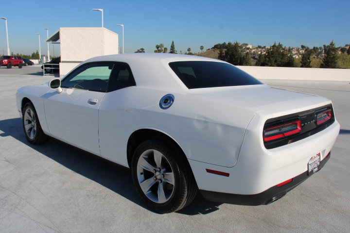 Used 2016 Dodge Challenger SXT image 5