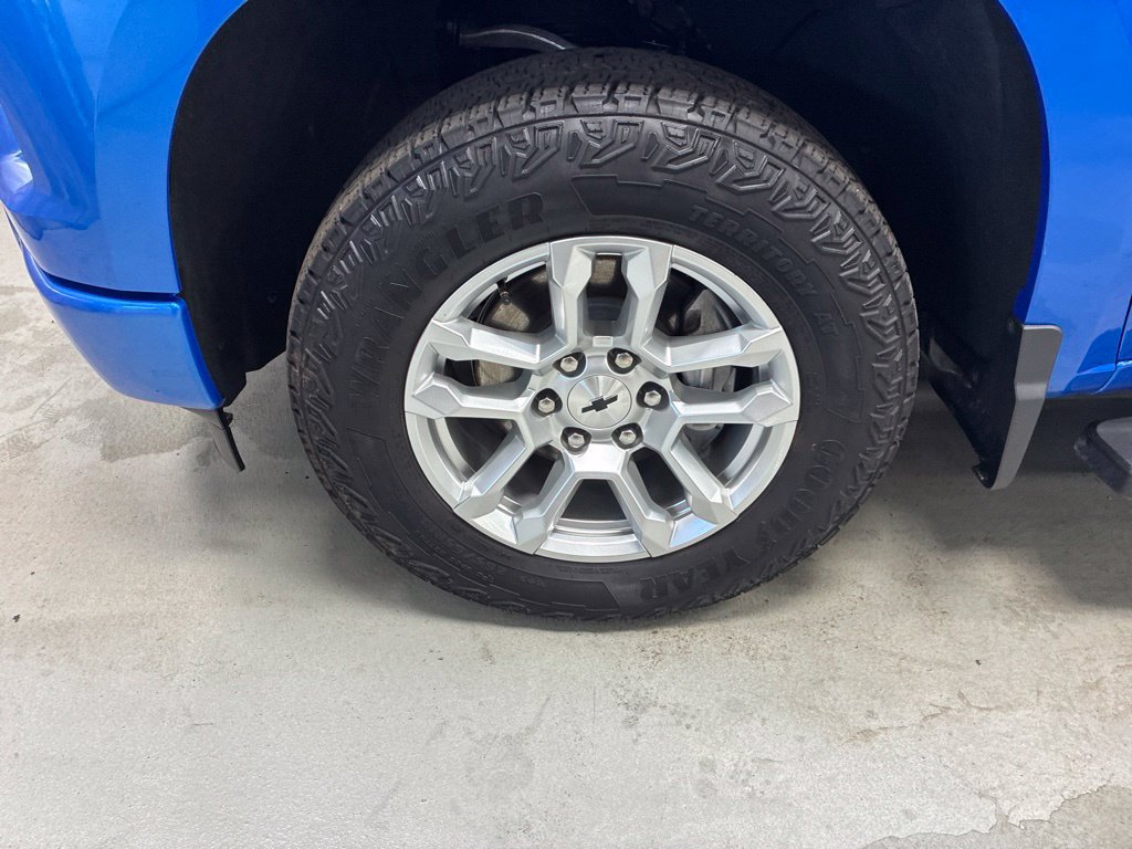Used 2025 Chevrolet Silverado 1500 RST AWD/4WD image 26
