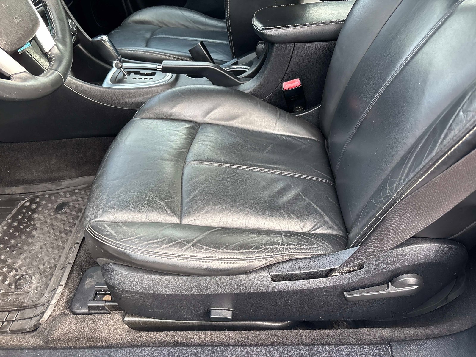 Used 2011 Chrysler 200 Limited image 17