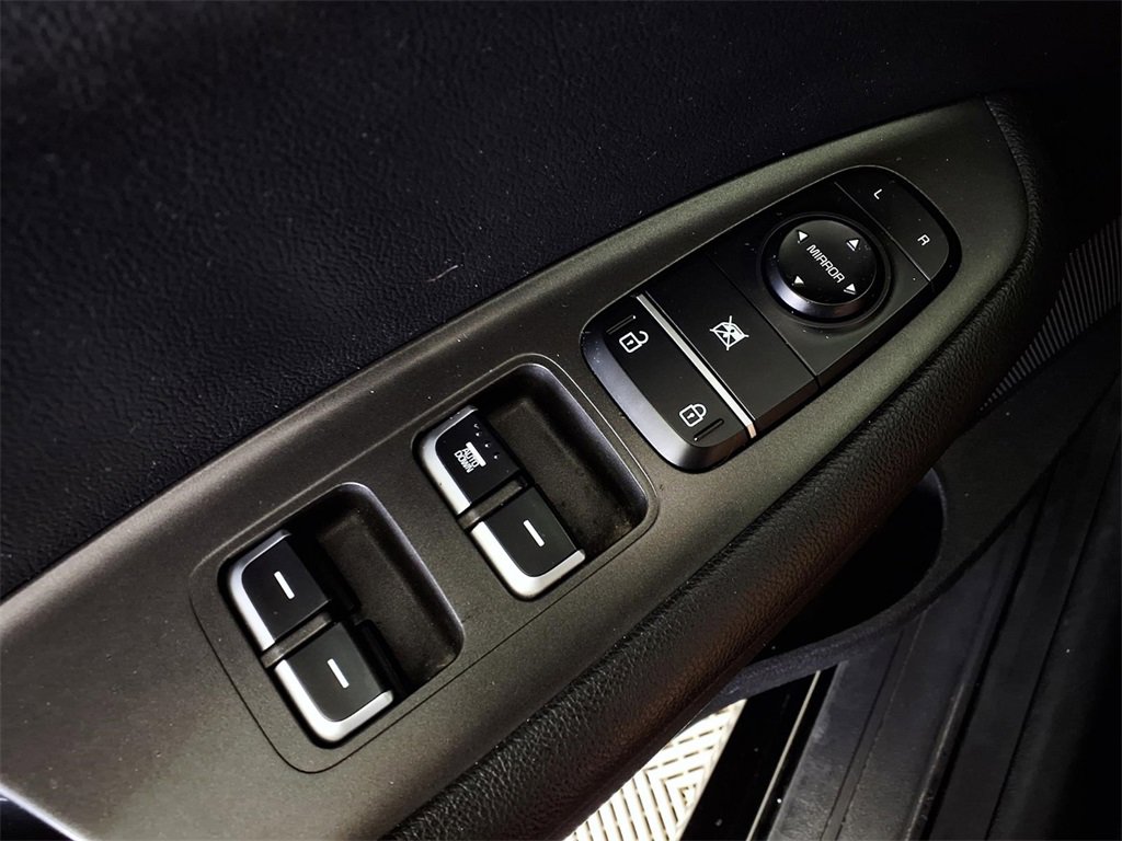 Used 2018 Kia Optima LX image 25