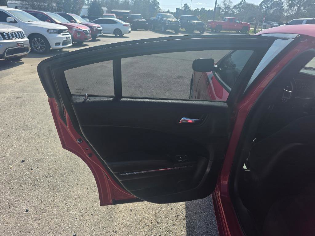 Used 2013 Dodge Charger SE w/ Sport Appearance Group image 8
