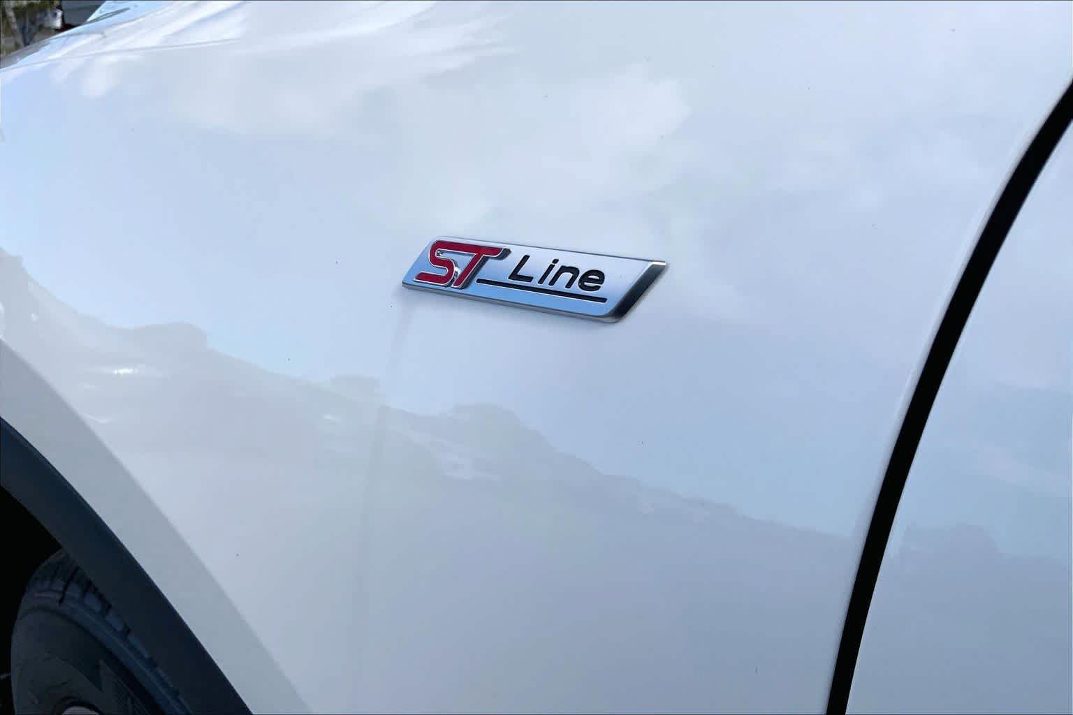 New 2026 Ford Escape ST-Line Select w/ Tech Pack #2 AWD/4WD image 15