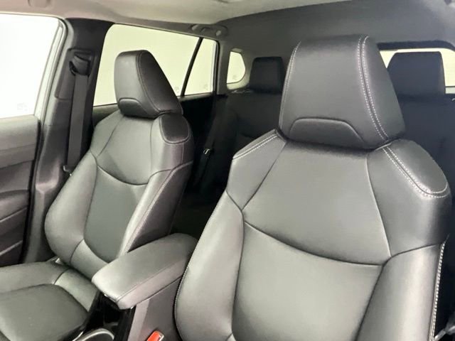 Used 2024 Toyota Corolla Cross XLE w/ Convenience Package FWD image 6