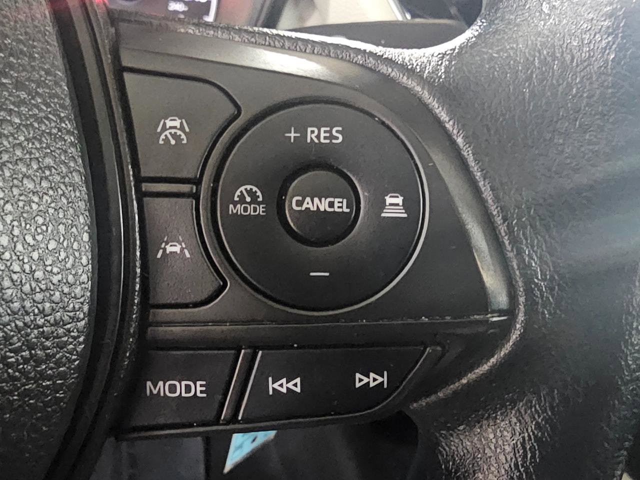 Used 2023 Toyota Corolla LE image 31