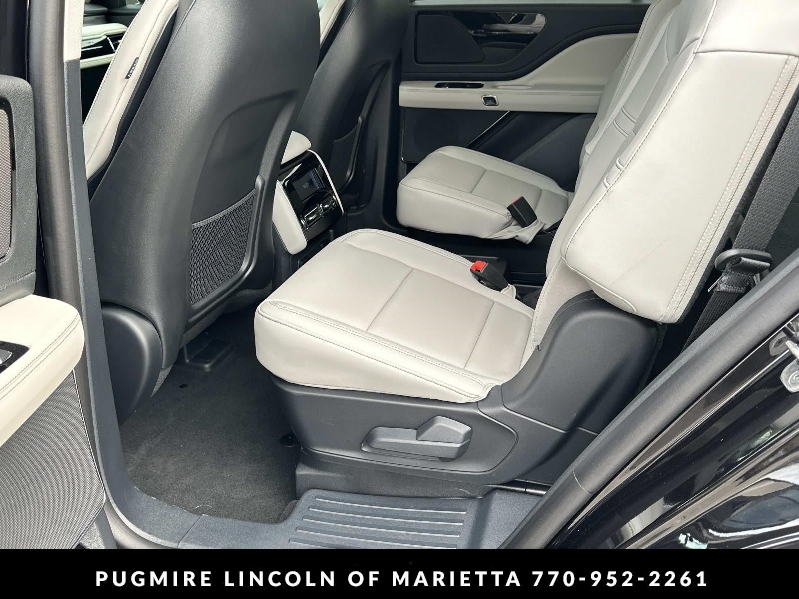 New 2026 Lincoln Aviator AWD image 11