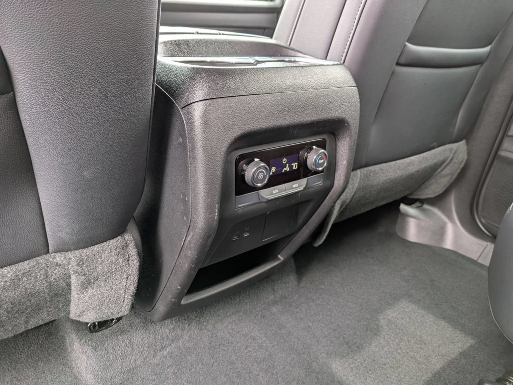 Used 2026 Chevrolet Traverse LT AWD/4WD image 19