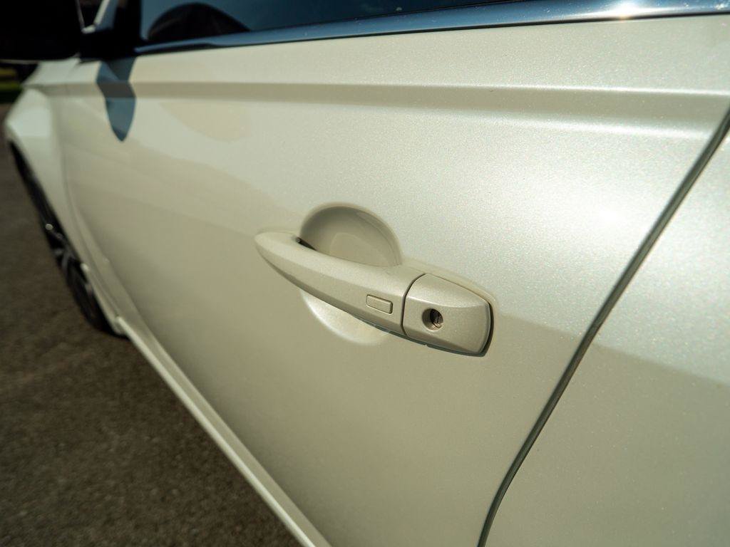 Used 2020 Nissan Altima 2.5 SR w/ Premium Package FWD image 8