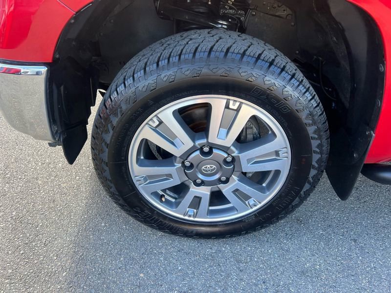 Used 2017 Toyota Tundra SR5 w/ SR5 Upgrade Package image 3