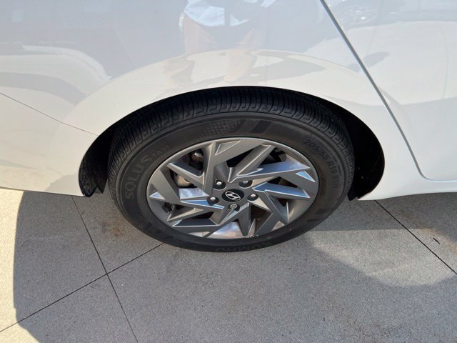 Used 2024 Hyundai Elantra SEL FWD image 14