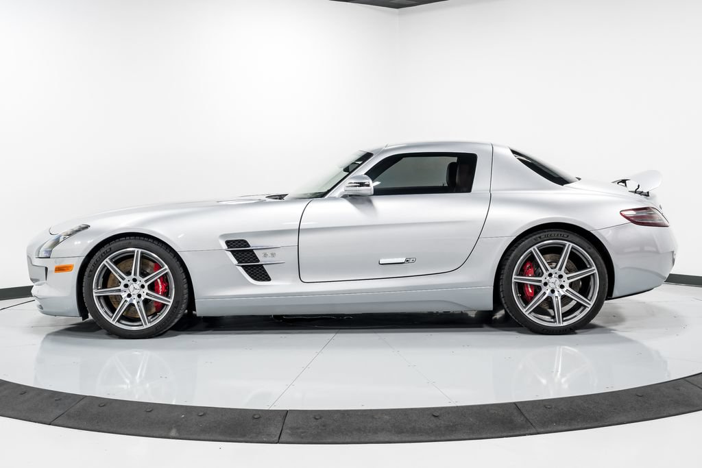Used 2011 Mercedes-Benz SLS AMG Coupe image 6