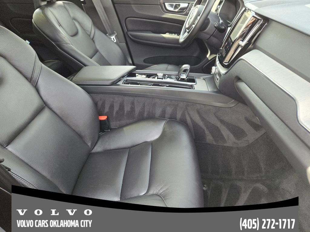 Certified 2025 Volvo XC60 B5 Plus AWD/4WD image 13
