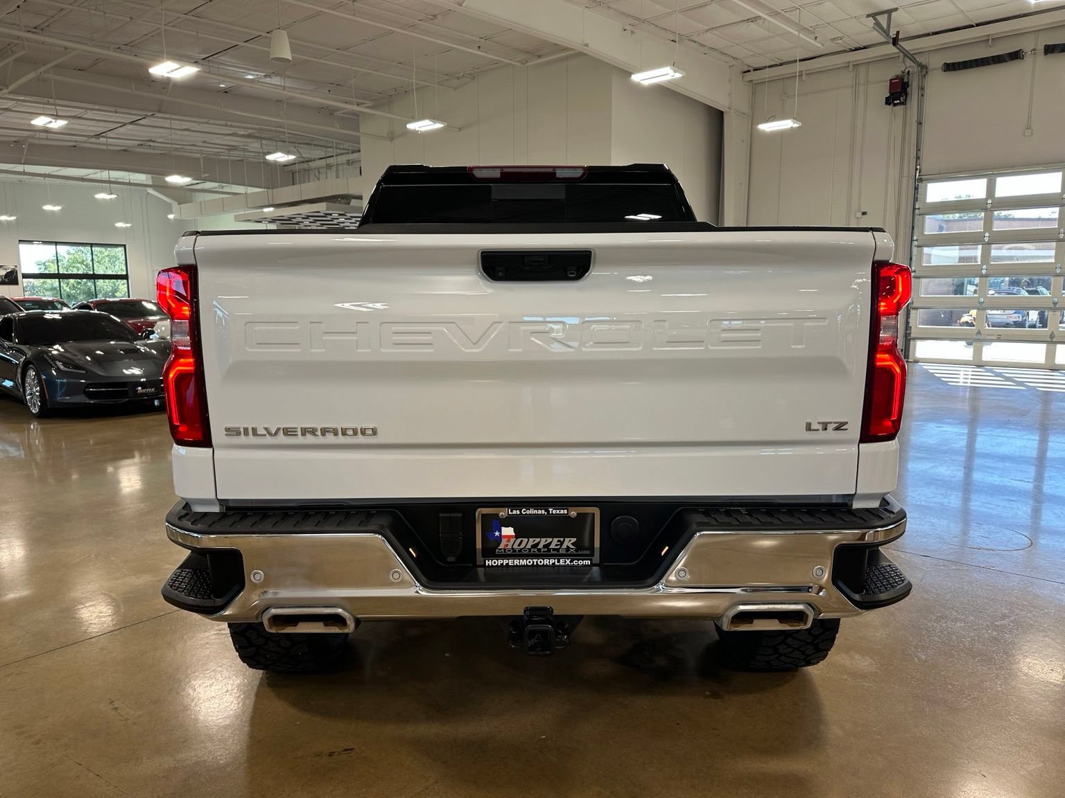 Used 2025 Chevrolet Silverado 1500 LTZ w/ Z71 Off-Road Package AWD/4WD image 7