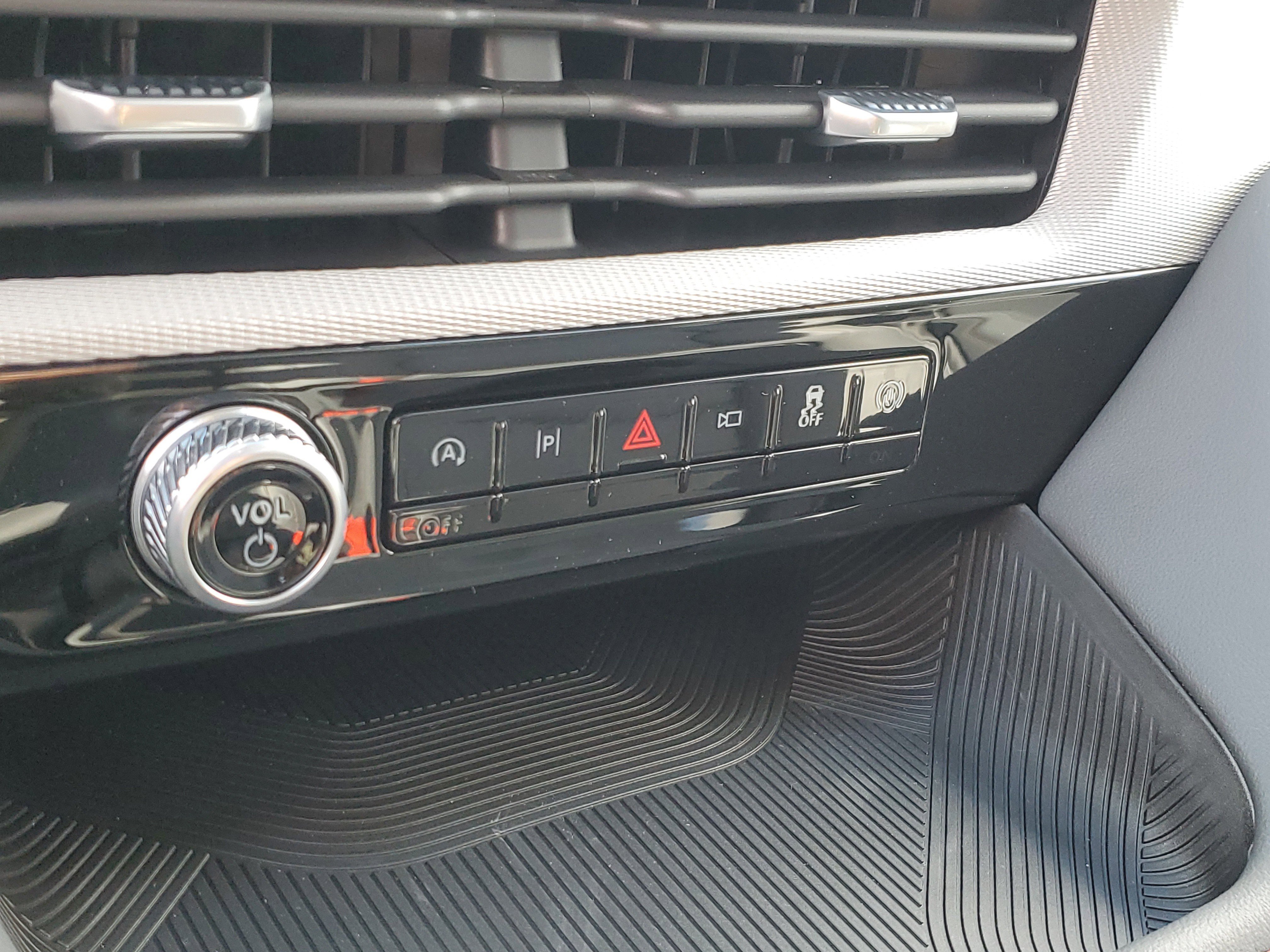 New 2025 Ford Explorer Active w/ Active Comfort Package image 29