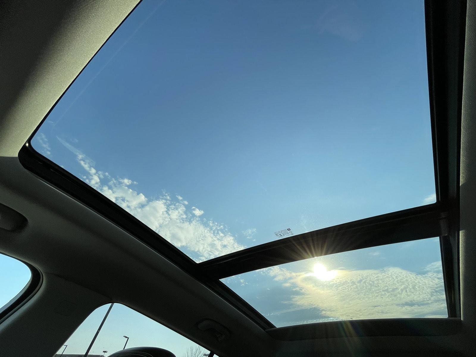 Used 2023 GMC Terrain SLT image 22