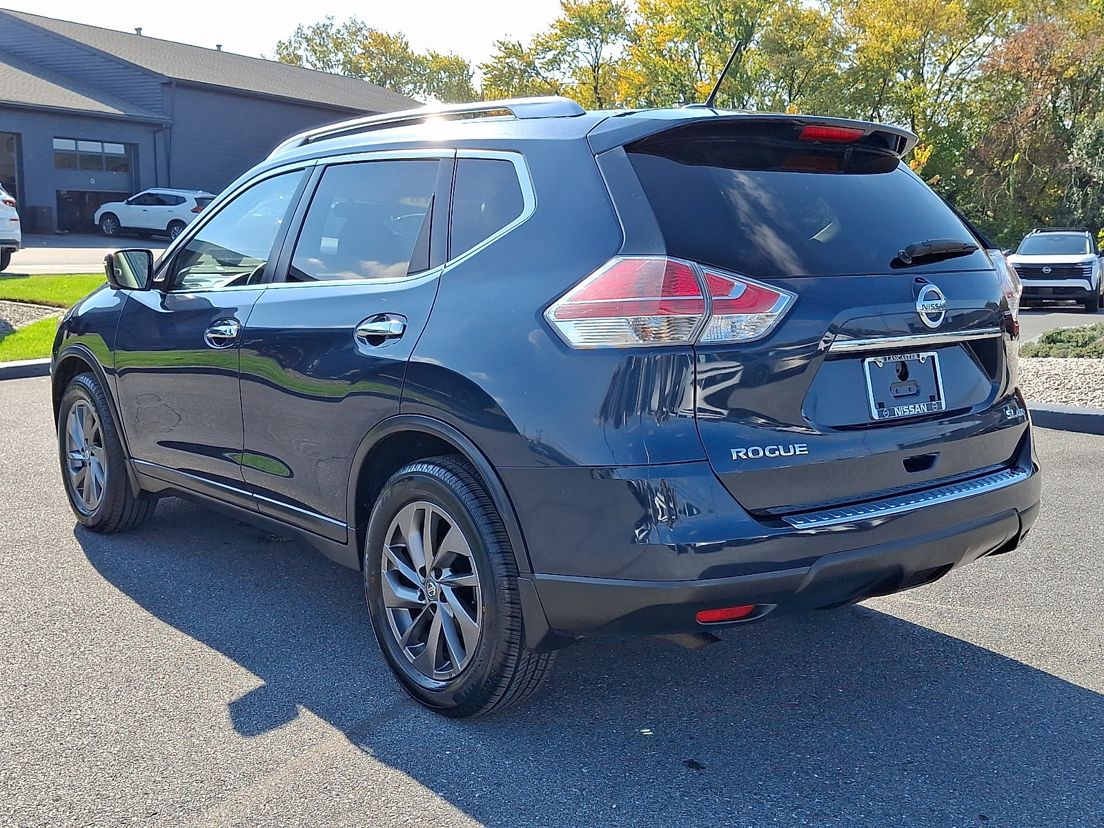 Used 2016 Nissan Rogue SL AWD/4WD image 5